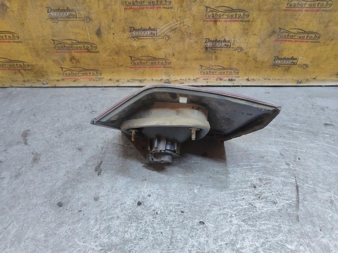 Фонарь крышки багажника левый YF141Z Mitsubishi Carisma купить