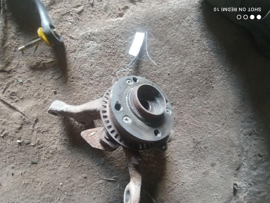 Кулак поворотный правый 3BJXR2 Volkswagen Passat