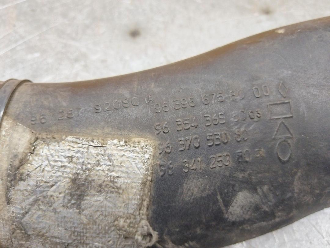 Патрубок (трубопровод, шланг) 3543UE Citroen C8 купить с доставкой