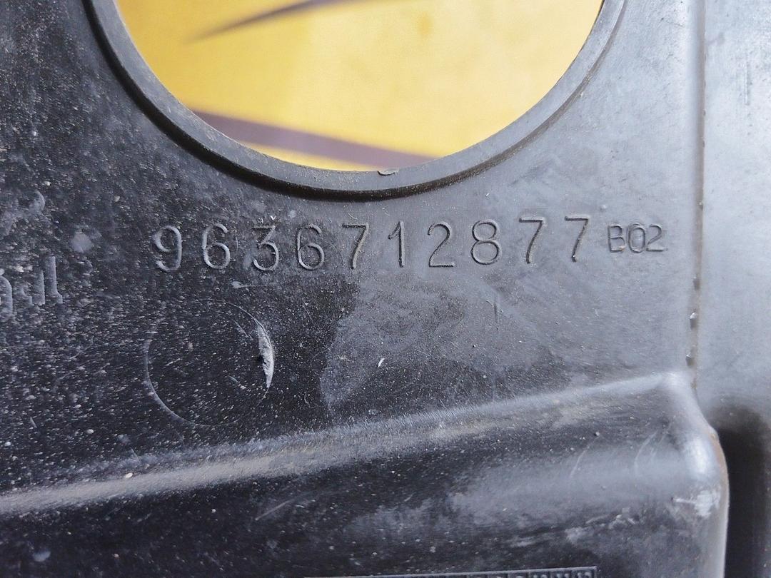 Пластик моторного отсека RSP2MX Peugeot 607 купить в магазине запчастей бу