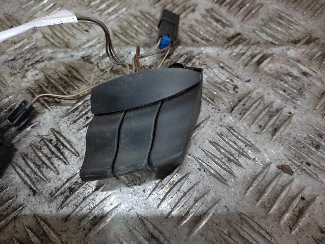 Кнопки руля UM5O65 Opel Meriva купить