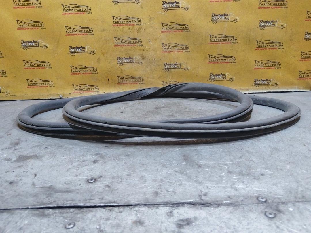 Уплотнитель двери задней левой Q4G9T9 Ford Fusion купить в магазине запчастей бу