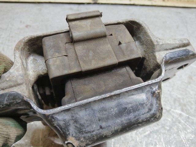 Подушка крепления двигателя LQYH6L Volkswagen Touran купить с доставкой
