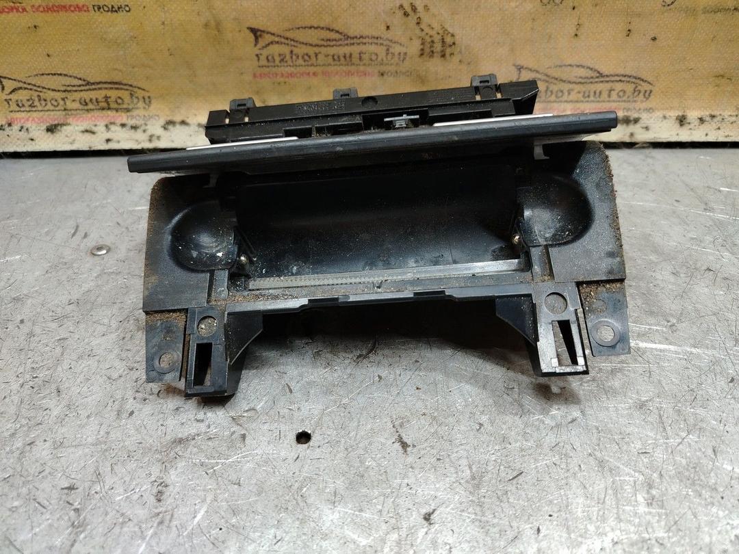 Пепельница QN3M26 Audi A4 - Фото 2