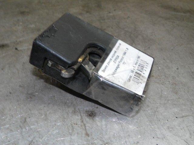 Замок двери задней правой Z1F82A Volkswagen Passat