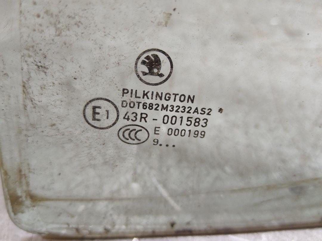 Стекло двери задней левой B5FP15 Skoda Fabia купить