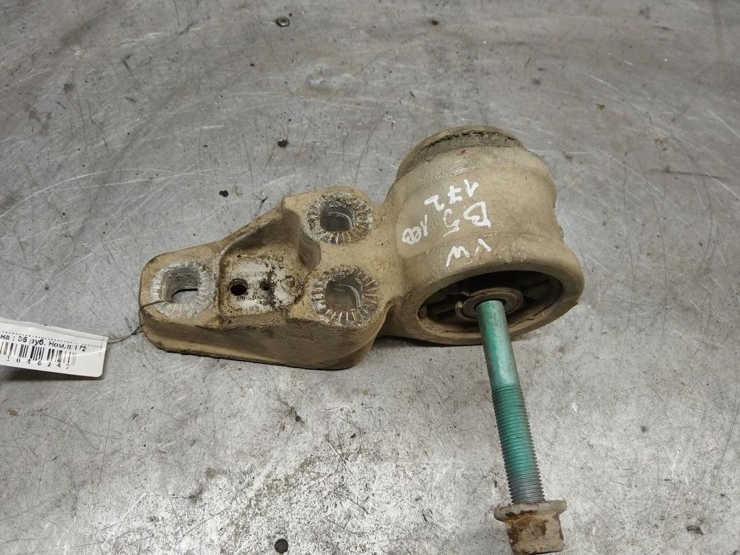 Кронштейн крепления балки подвески SS3UF3 Volkswagen Passat