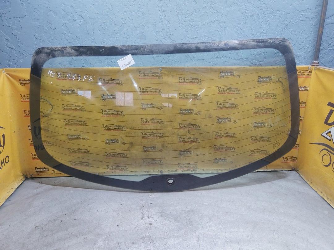 Стекло заднее YO3CKH Mazda 3