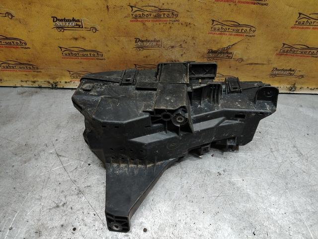 Короб предохранителей 3DGSC4 Volvo V70 - Фото 8