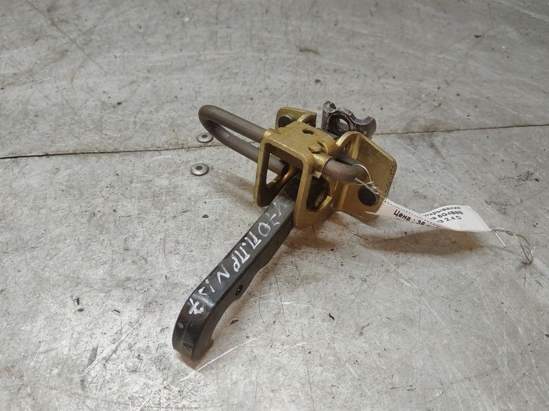 Ограничитель открывания двери передней 5G4B9B Volvo V70 - Фото 1