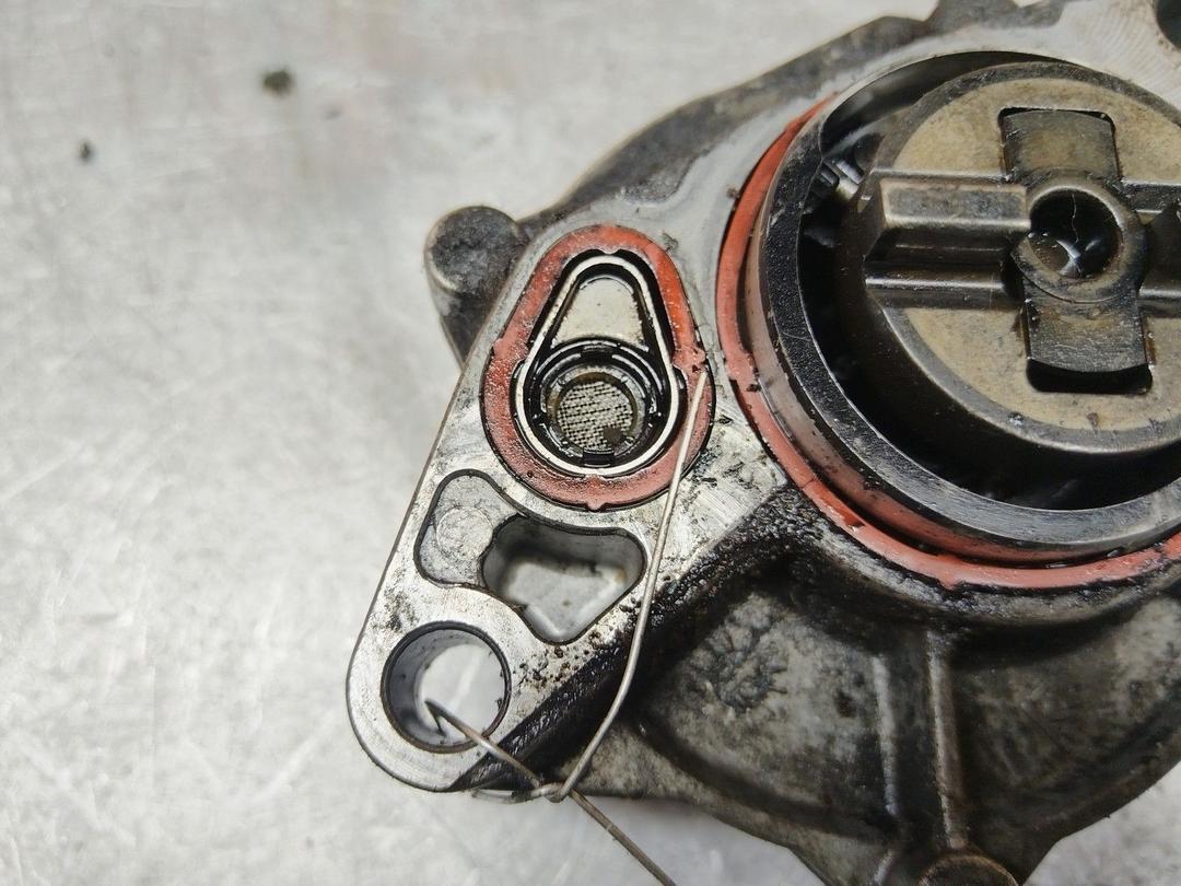 Насос вакуумный 9NRP58 Citroen C3 купить в магазине запчастей бу