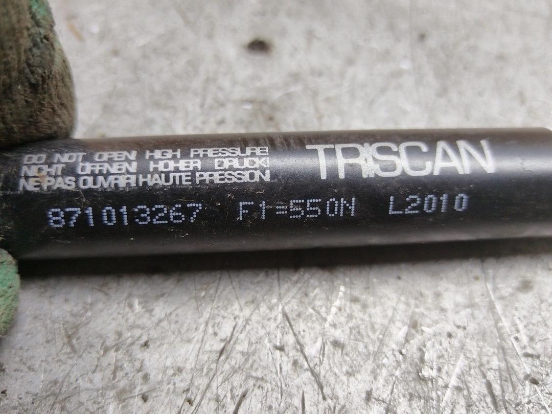 Амортизатор крышки багажника (3-5 двери) MEU0OZ Toyota Avensis купить на авторазборке