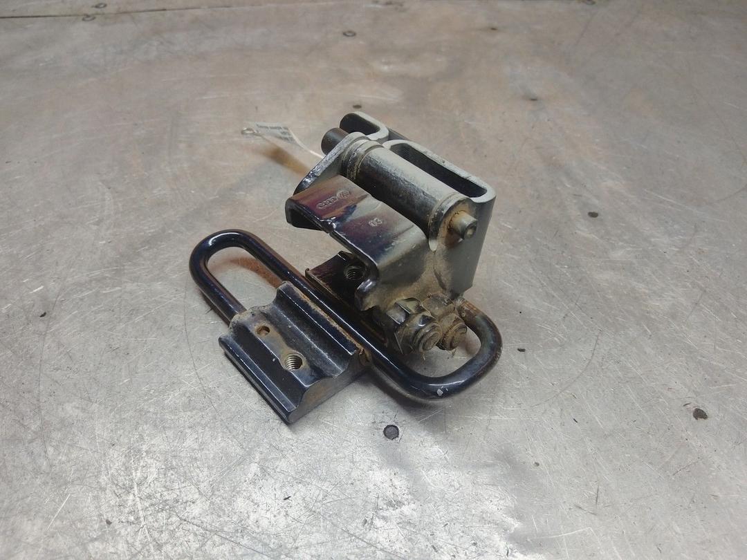 Петля двери задней левой HR2J8H Audi A6