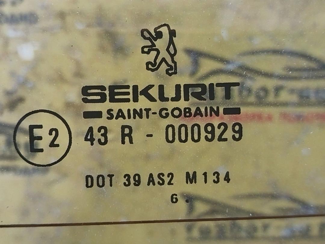 Стекло заднее 0ESS2M Peugeot 605 - Фото 2