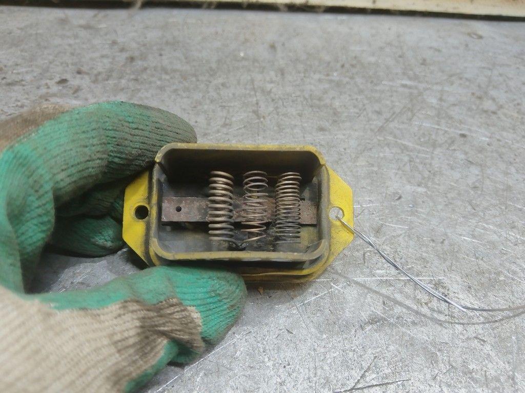 Сопротивление печки A9D38V Audi 100 - Фото 4