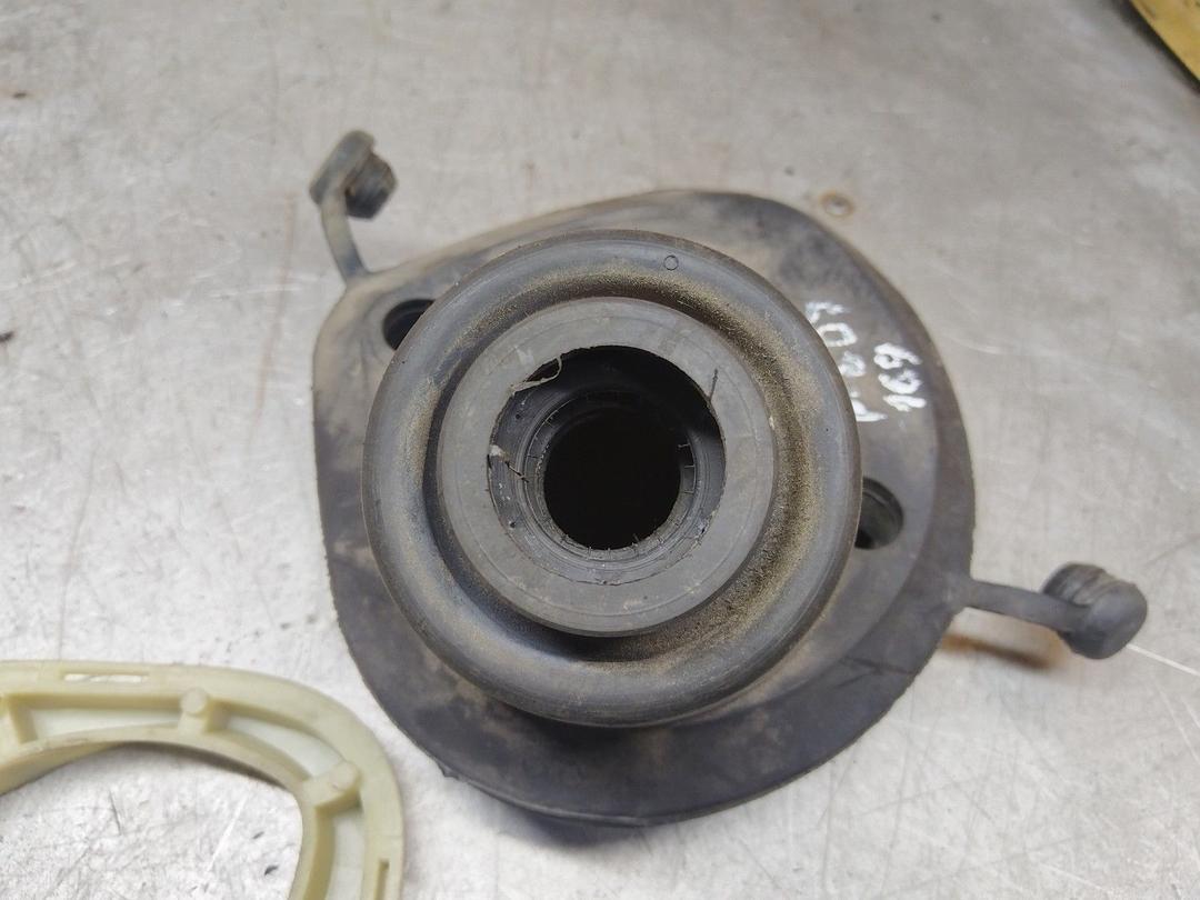 Пыльник рулевой рейки 7B62NK Peugeot 607 купить в магазине запчастей бу