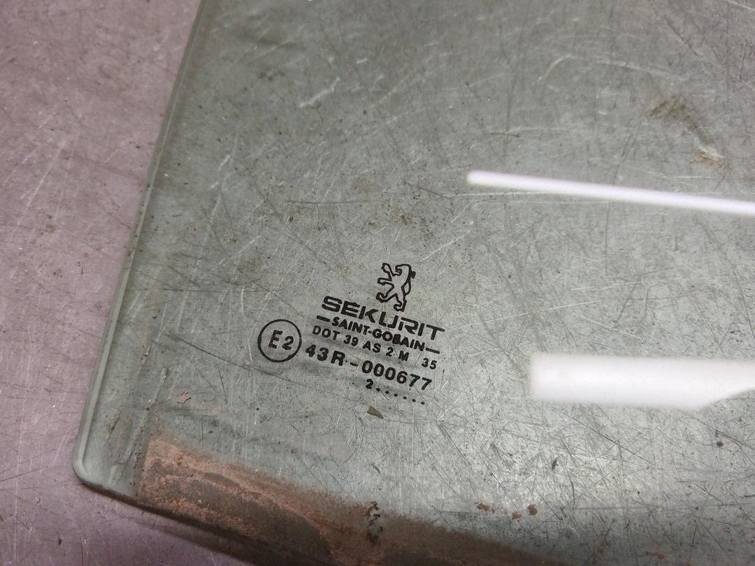 Стекло двери задней правой 8VA3P4 Peugeot 607 купить