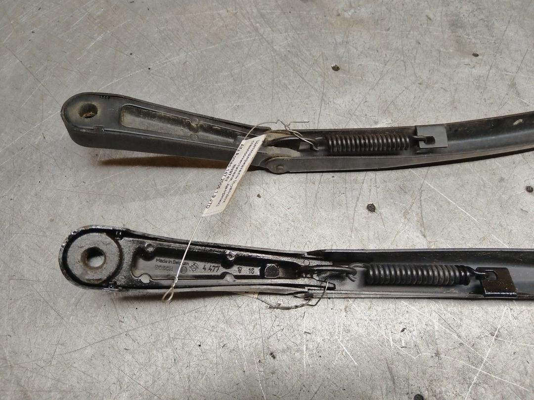 Щеткодержатель (поводок стеклоочистителя, дворник) 8N974V Alfa Romeo 147 купить