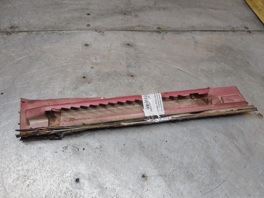 Часть кузова (вырезанный элемент) 64U2CH Volkswagen Passat