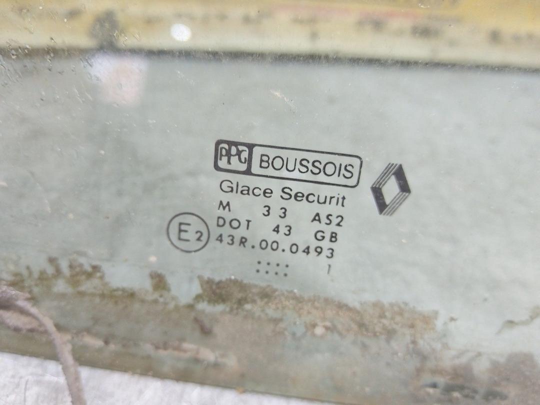 Стекло двери задней правой R4Z00S Renault Megane купить