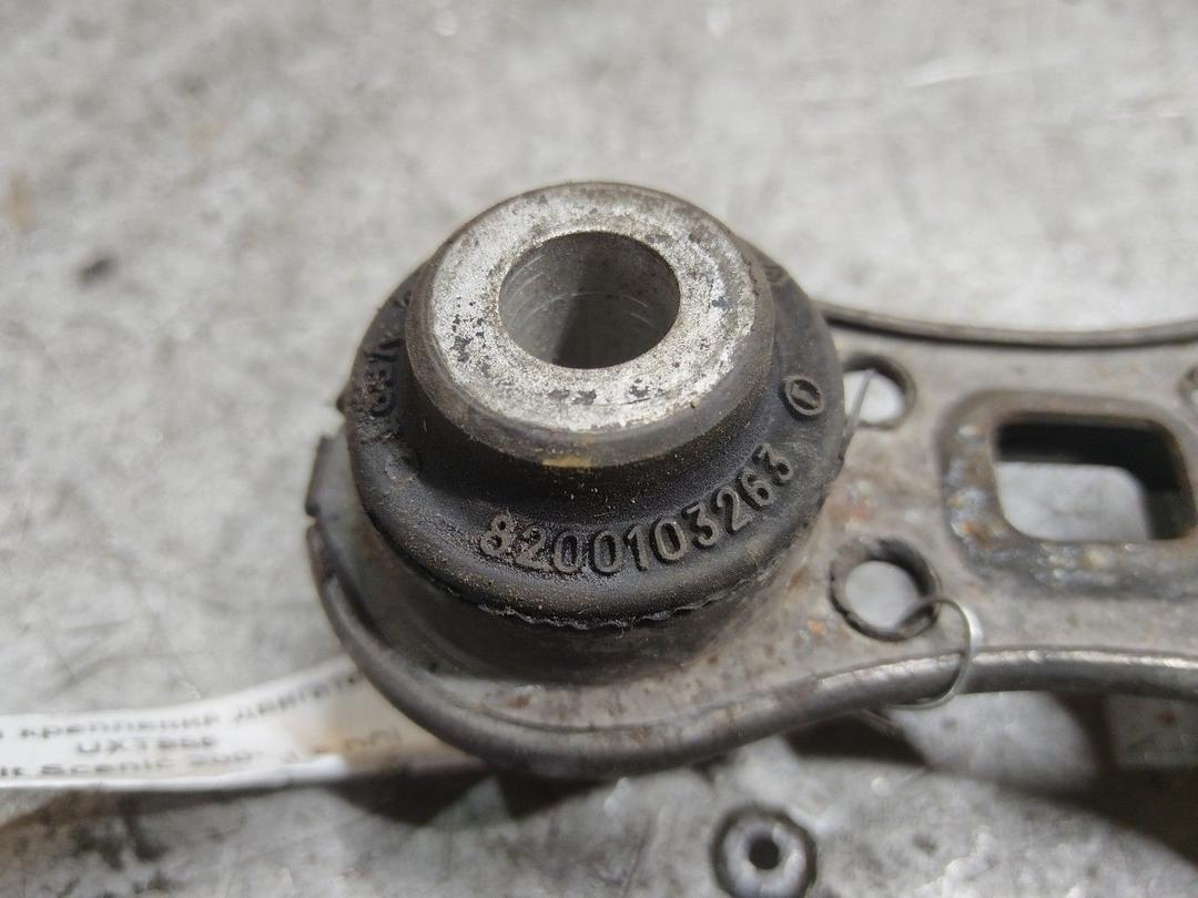 Подушка крепления двигателя UXT956 Renault Scenic купить в магазине запчастей бу