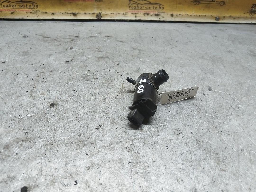 Насос (моторчик) омывателя стекла F8KPQN Volvo S60 купить с доставкой