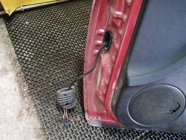 Дверь передняя правая IY1ES0 Volkswagen Passat купить на авторазборке