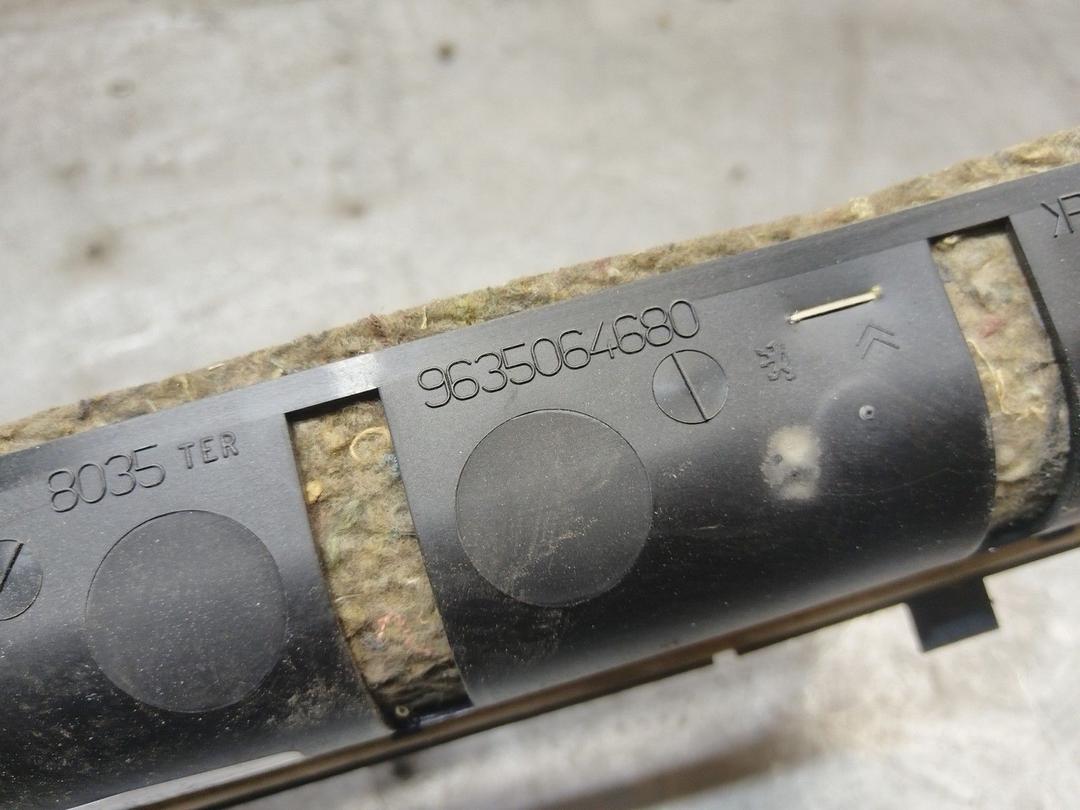 Решетка вентиляции кузова Q72AL2 Citroen C4 - Фото 5