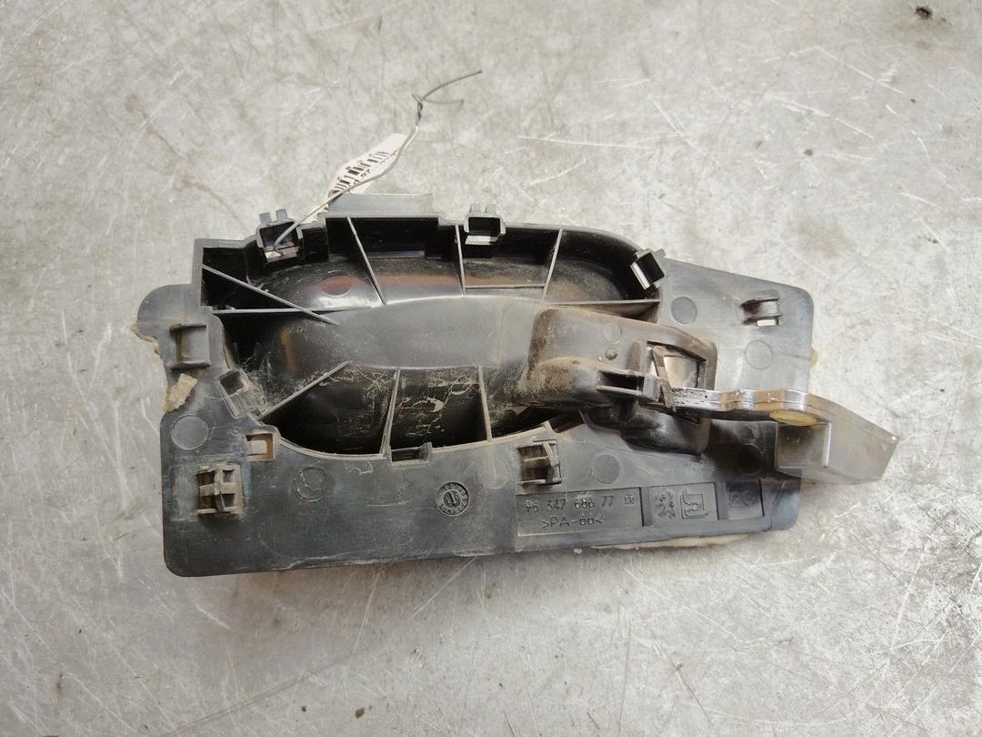 Ручка внутренняя задняя левая 4O7Y55 Peugeot 307 купить