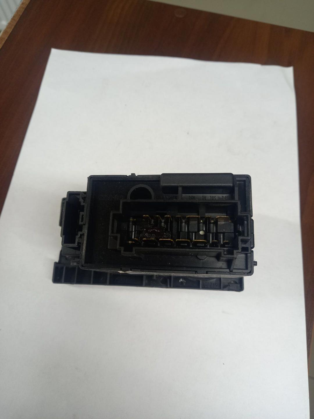 Переключатель света IHJVT9 - Фото 2