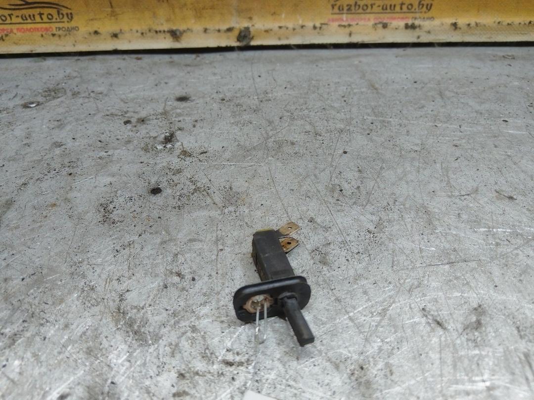 Выключатель концевой (концевик) MC6IXQ Audi 100 купить