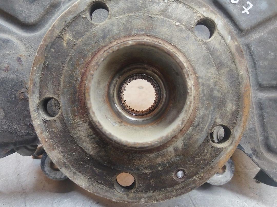 Кулак поворотный правый QKH8EQ Volkswagen Passat купить с доставкой