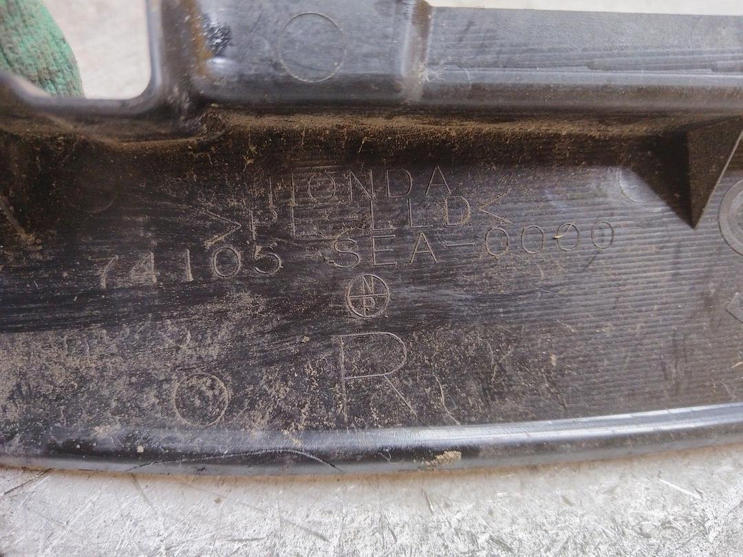 Пыльник крыла переднего правого MKQF1U Honda Accord купить в магазине запчастей бу