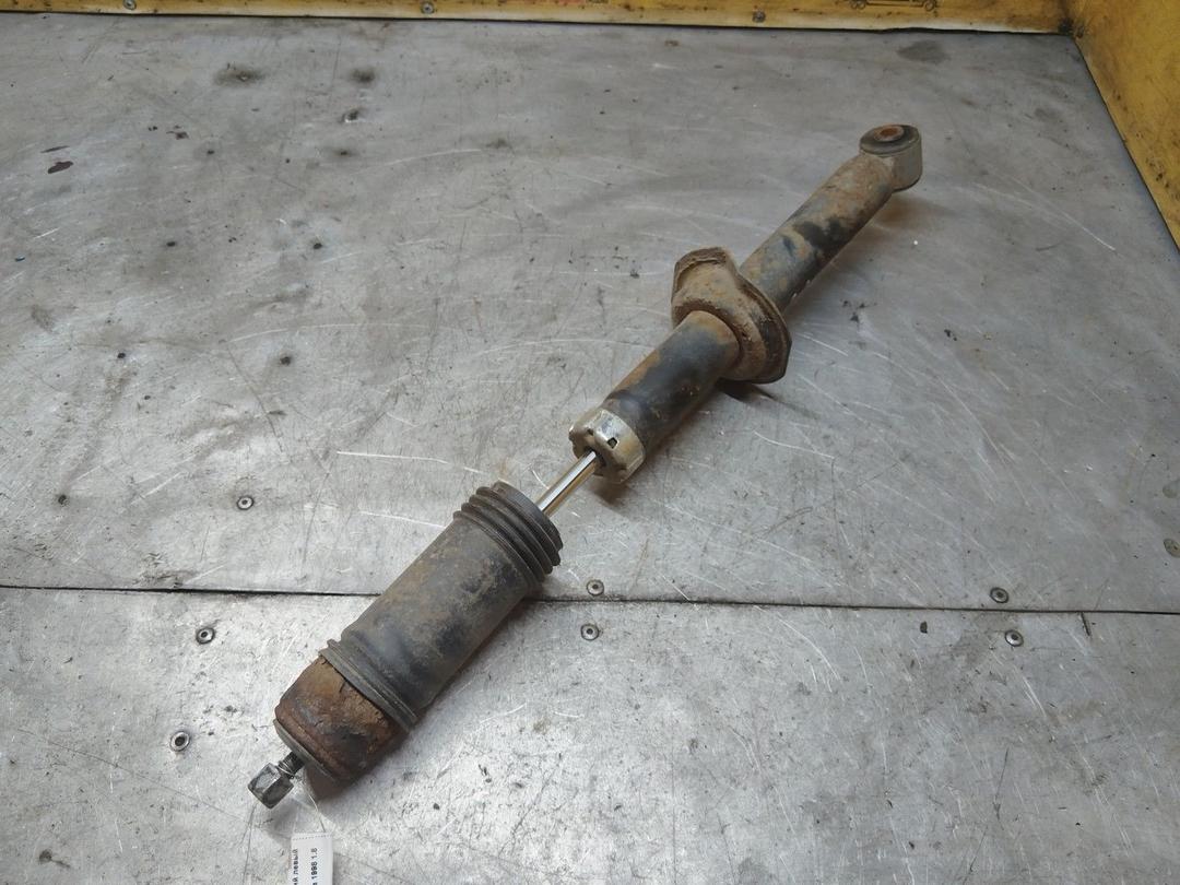 Амортизатор задний левый 8KP0C3 Mitsubishi Carisma - Фото 1