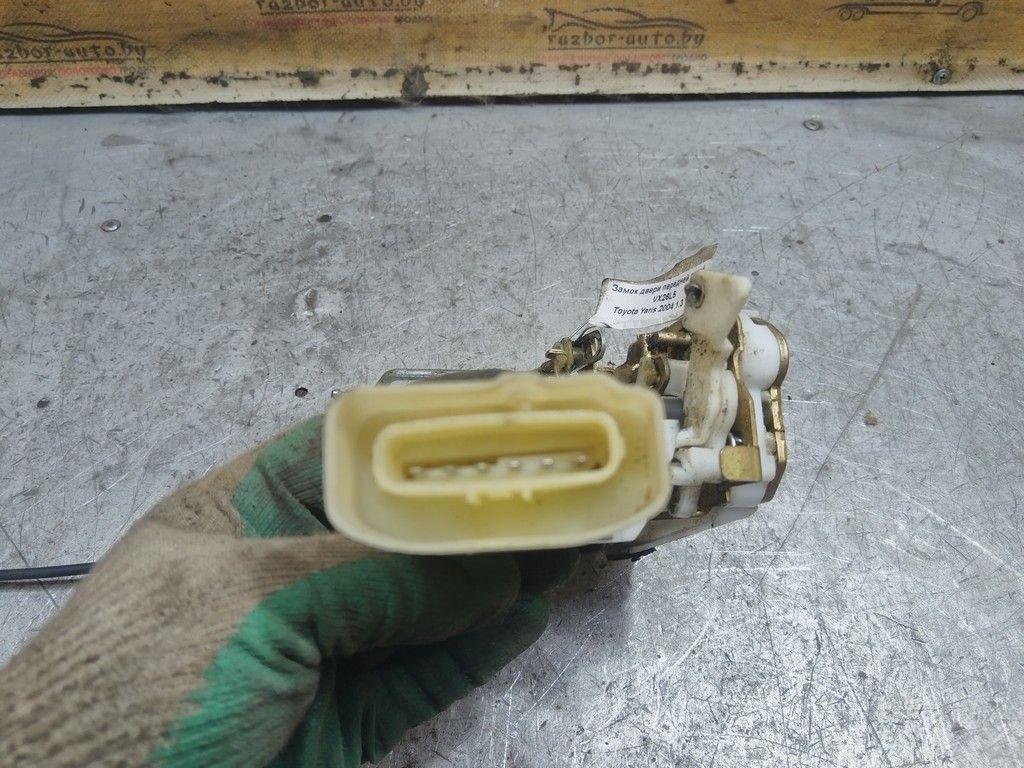 Замок двери передней левой VX26L5 Toyota Yaris - Фото 12