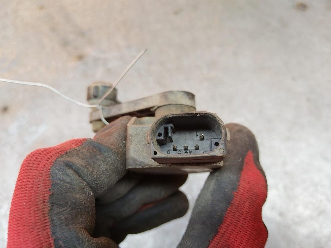 Датчик положения кузова 7D9O89 Audi A4 - Фото 3