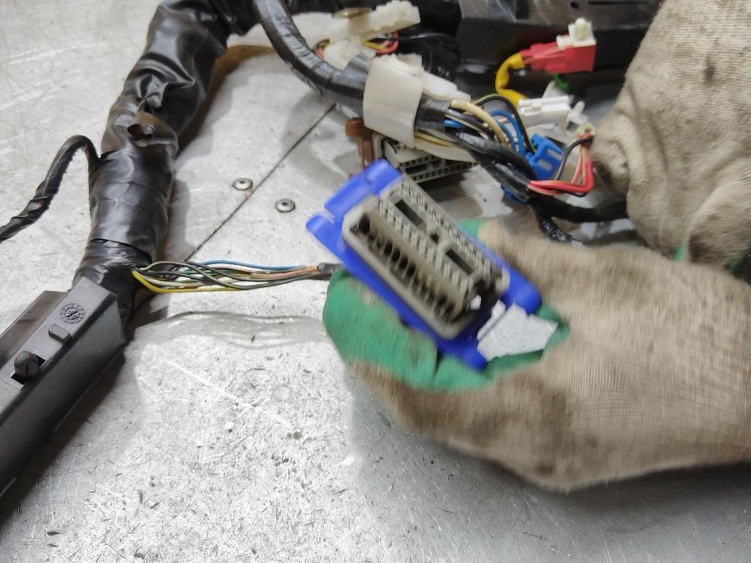 Проводка салона WDBACG Mitsubishi Carisma - Фото 28