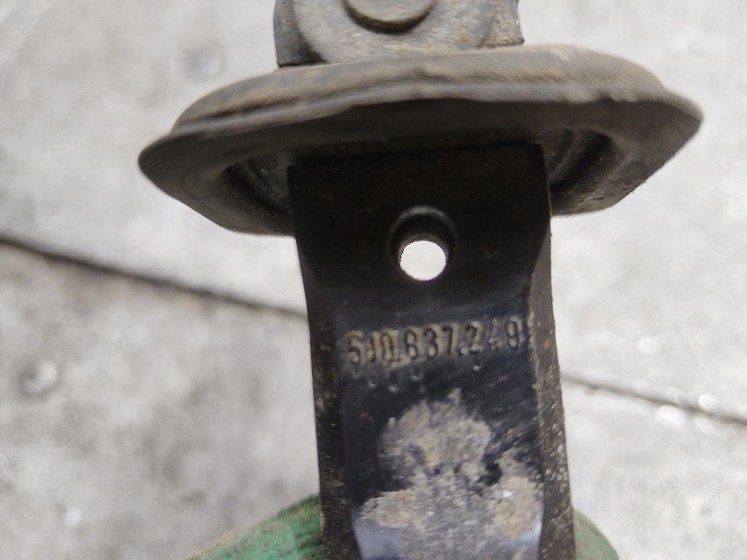 Ограничитель открывания двери передней E6P66M Skoda Fabia купить в магазине запчастей бу