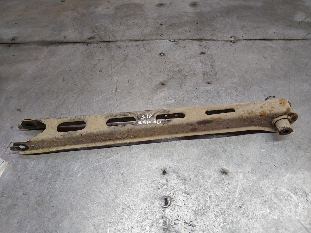 Рычаг задний правый LA8JW9 Opel Vectra