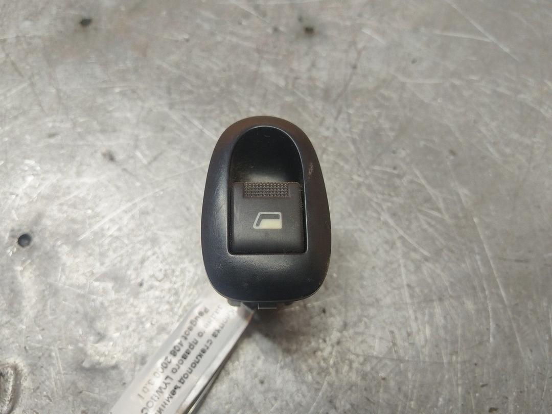Кнопка стеклоподъемника заднего правого LYWBOC Peugeot 406