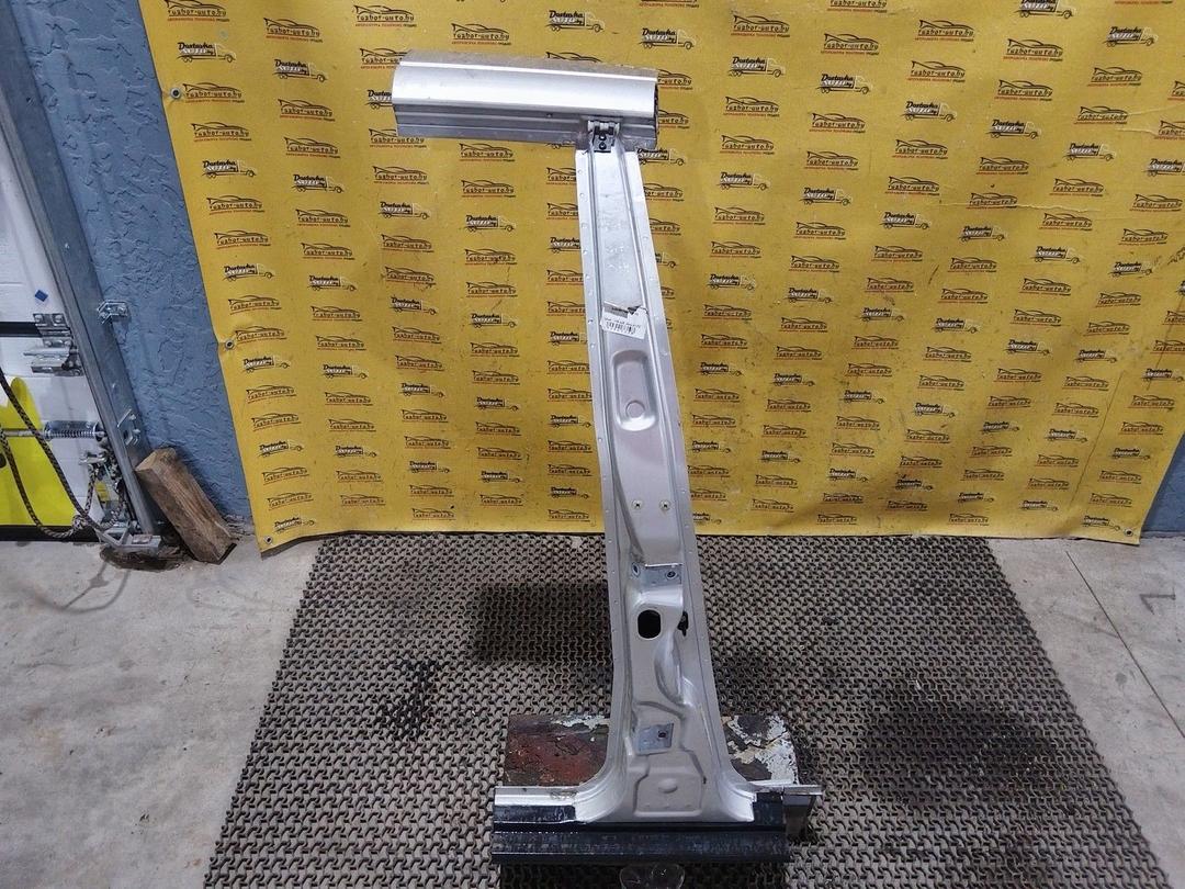 Стойка кузовная центральная правая E952GE Audi 80 купить с доставкой. Огромный выбор запчастей и марок авто. У нас есть практически все.