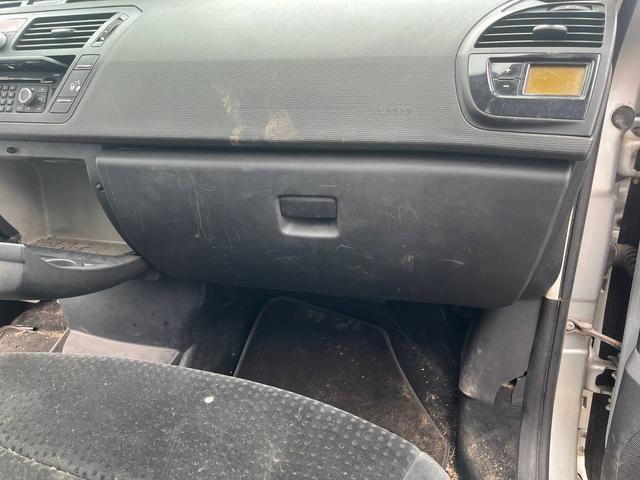 Бардачок XYNBL8 Citroen C4 Picasso