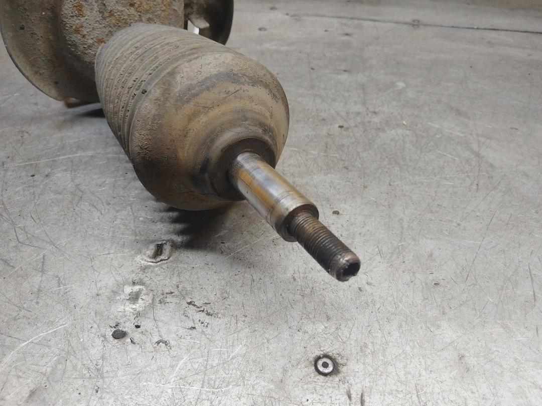 Амортизатор передний правый OT7N63 Volkswagen Sharan купить