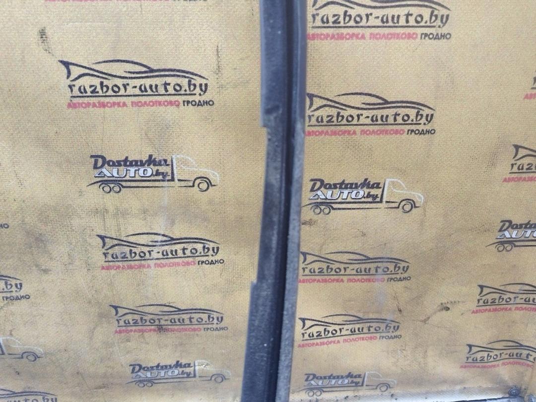 Уплотнитель двери задней правой 3X1G4G Renault Espace купить в магазине запчастей бу