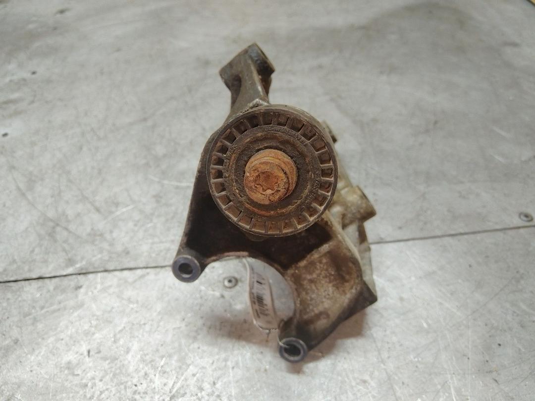 Кронштейн гидроусилителя KIY42A Renault Kangoo купить с доставкой. Огромный выбор запчастей и марок авто. У нас есть практически все.