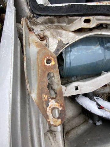 Петля капота 76E50W Rover 400