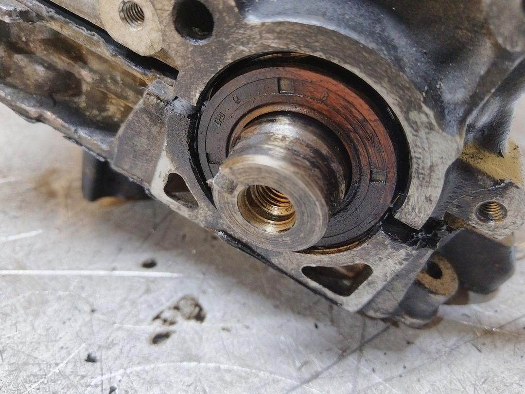 Головка блока цилиндров 60CWJM Ford C-Max купить в магазине запчастей бу