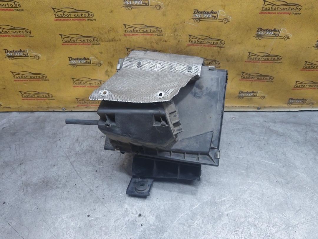 Корпус воздушного фильтра 5H8YGX Volkswagen Passat купить на авторазборке