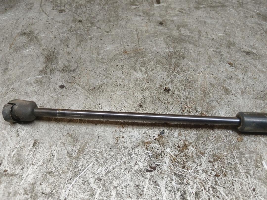 Амортизатор крышки багажника (3-5 двери) J9X8S8 Hyundai Getz купить с доставкой