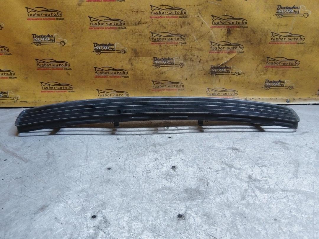 Заглушка (решетка) в бампер передний JJW4Y6 Audi A4 купить